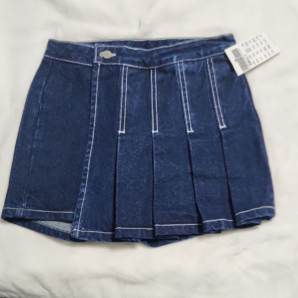 Blue and White Mini Pleated Skort for Casual Wear